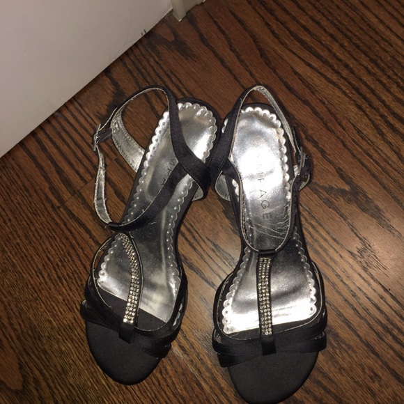 Black Heels Lined with Diamond - Picture 1 of 4