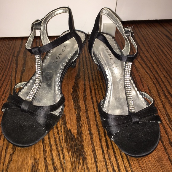 Black Heels Lined with Diamond - Picture 2 of 4