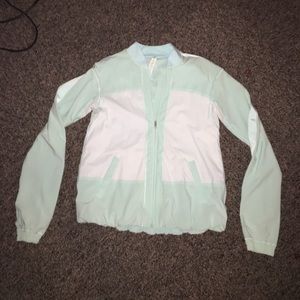Never worn, mint LuluLemon wind breaker jacket