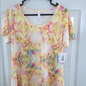 Lularoe medium classic tee