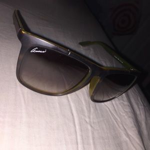 Woman's Gucci Sunglasses