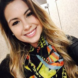 Meet your Posher, Veronica