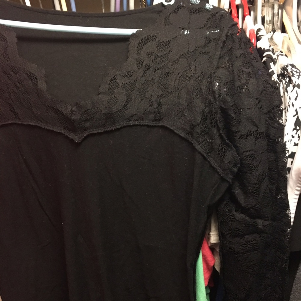 Size medium H&M lace long sleeve shirt!