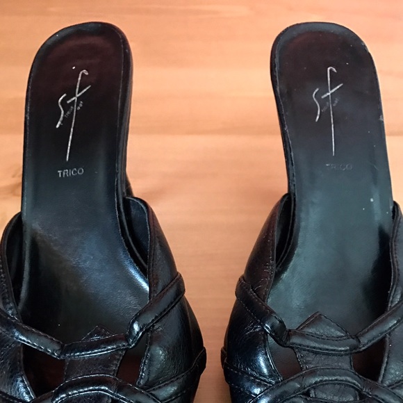 Pointed Toe Mules - Picture 2 of 4