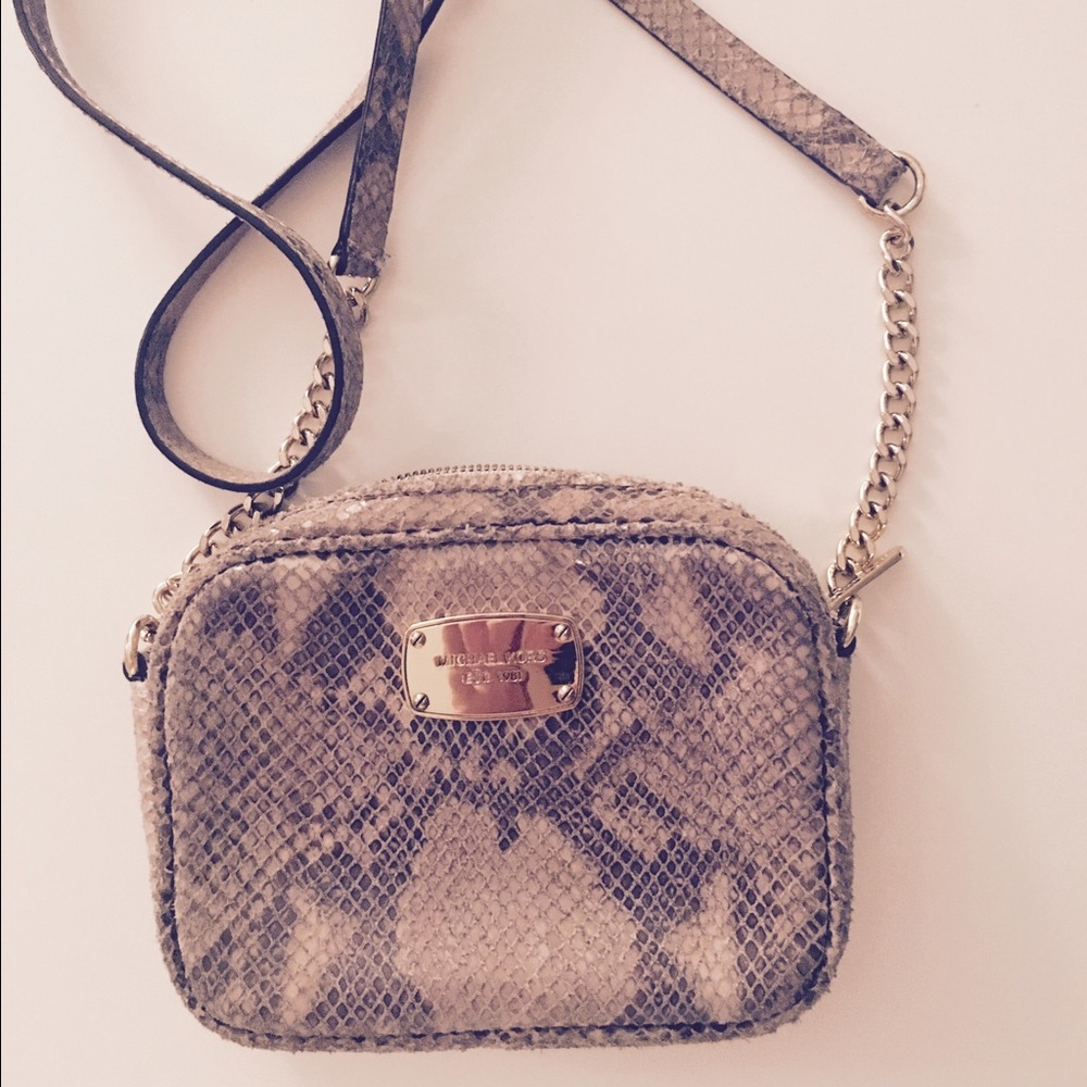 Michael kors crossbody bag
