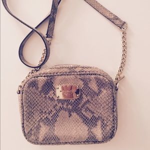 Michael kors crossbody bag
