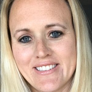 Meet your Posher, Courtney