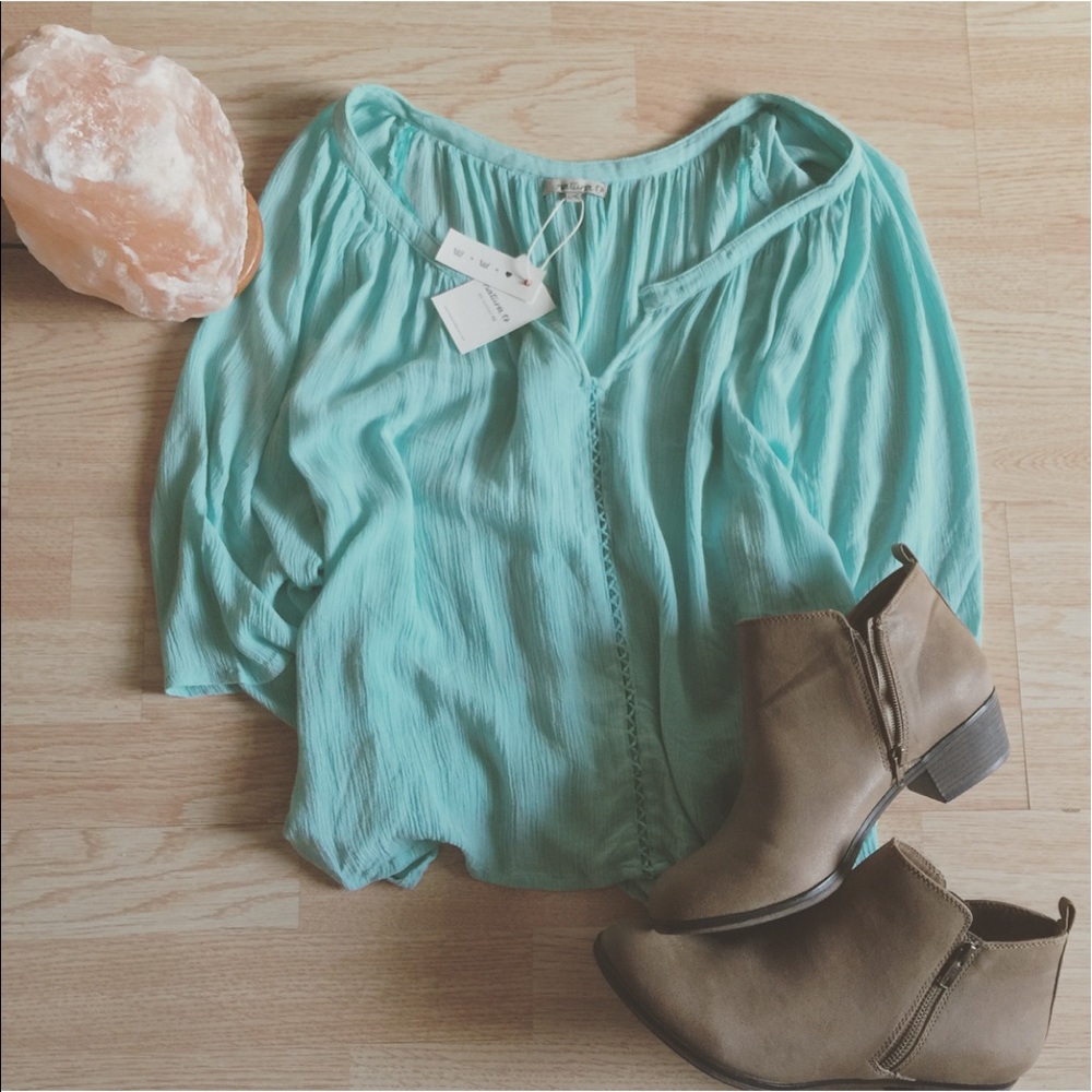 NWT NATURA LOSE FIT SHIRT