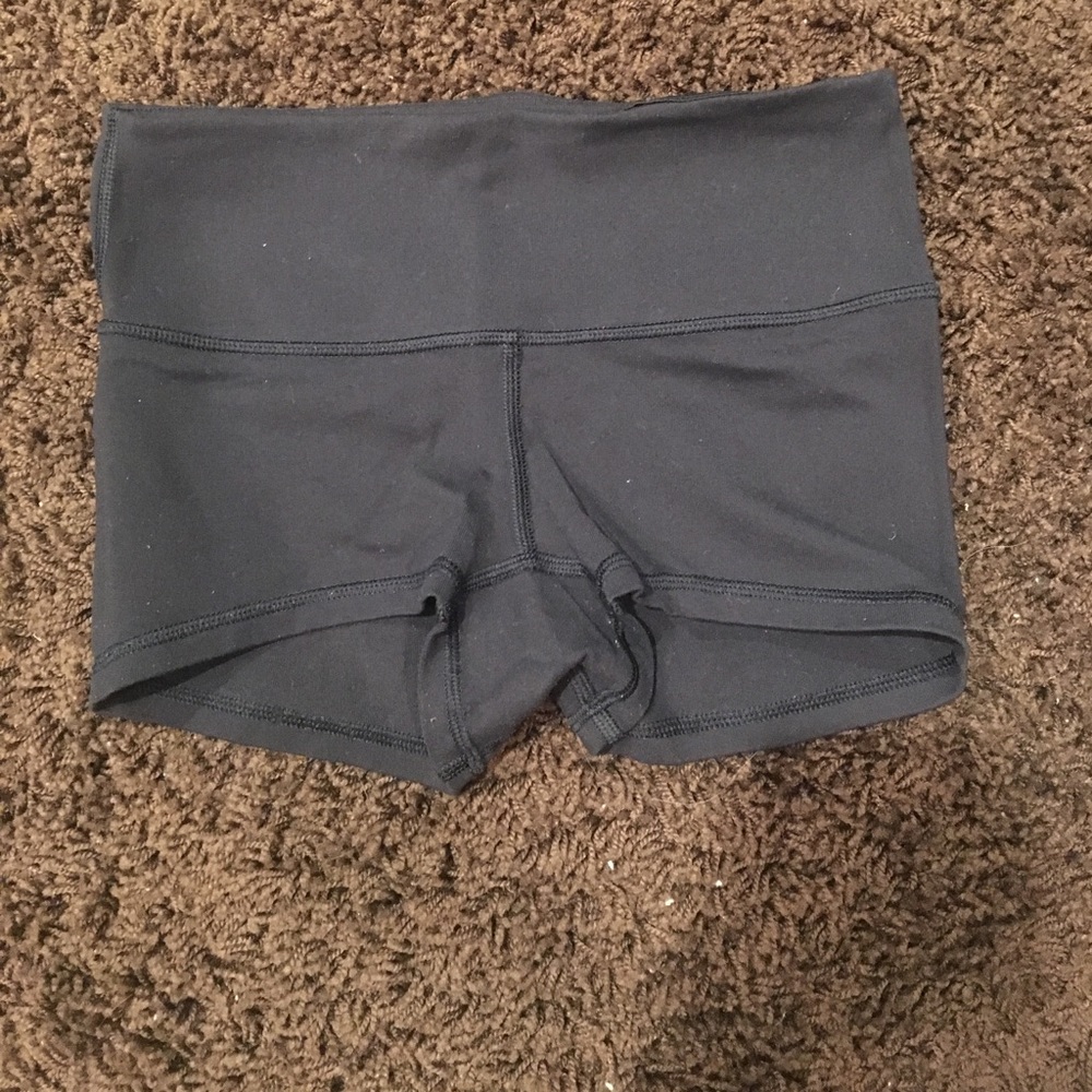 BLACK LULULEMON SURF SHORTS ***REVERSIBLE***