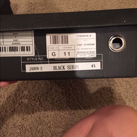 Black Suede booties - Picture 2 of 3