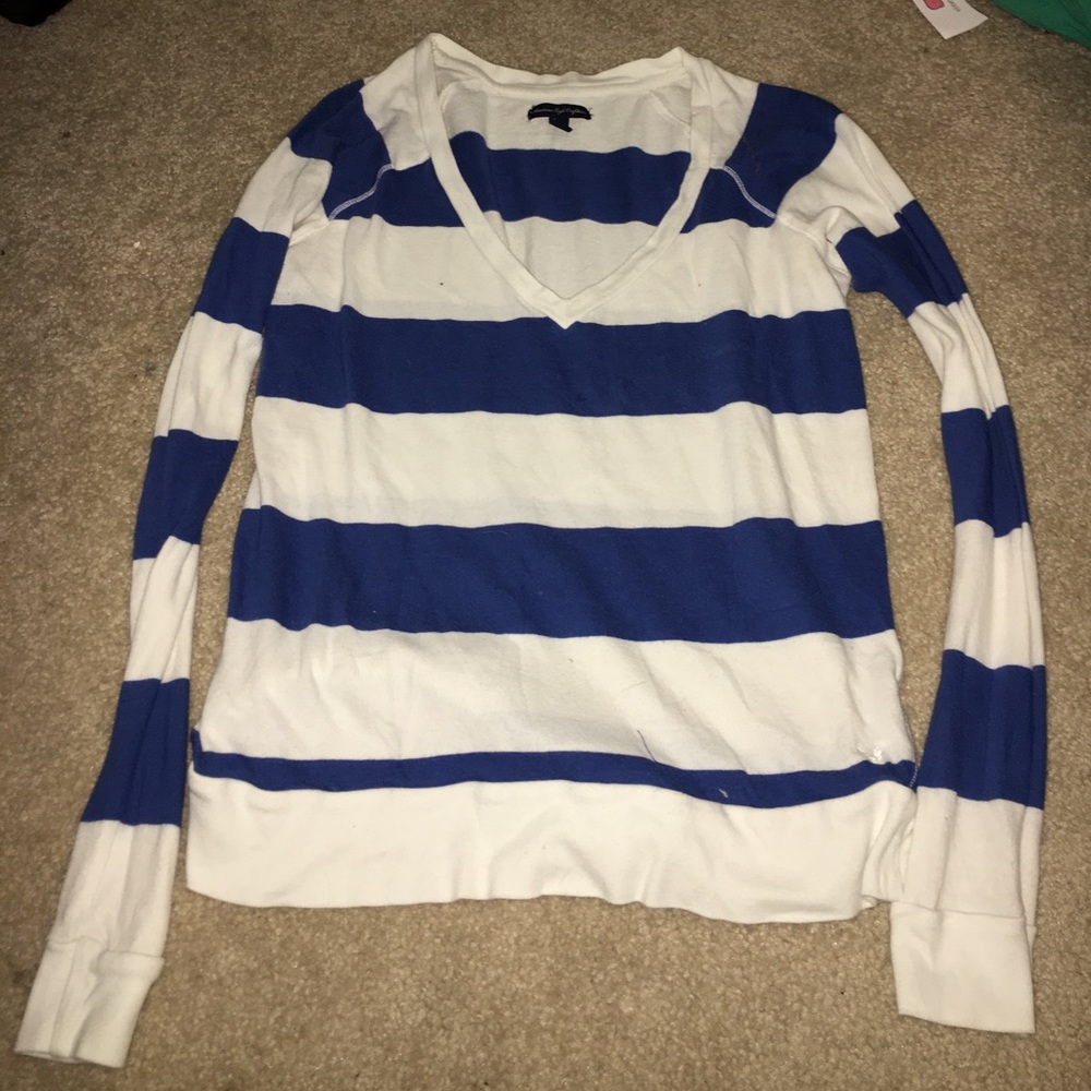 V neck american eagle longsleeve