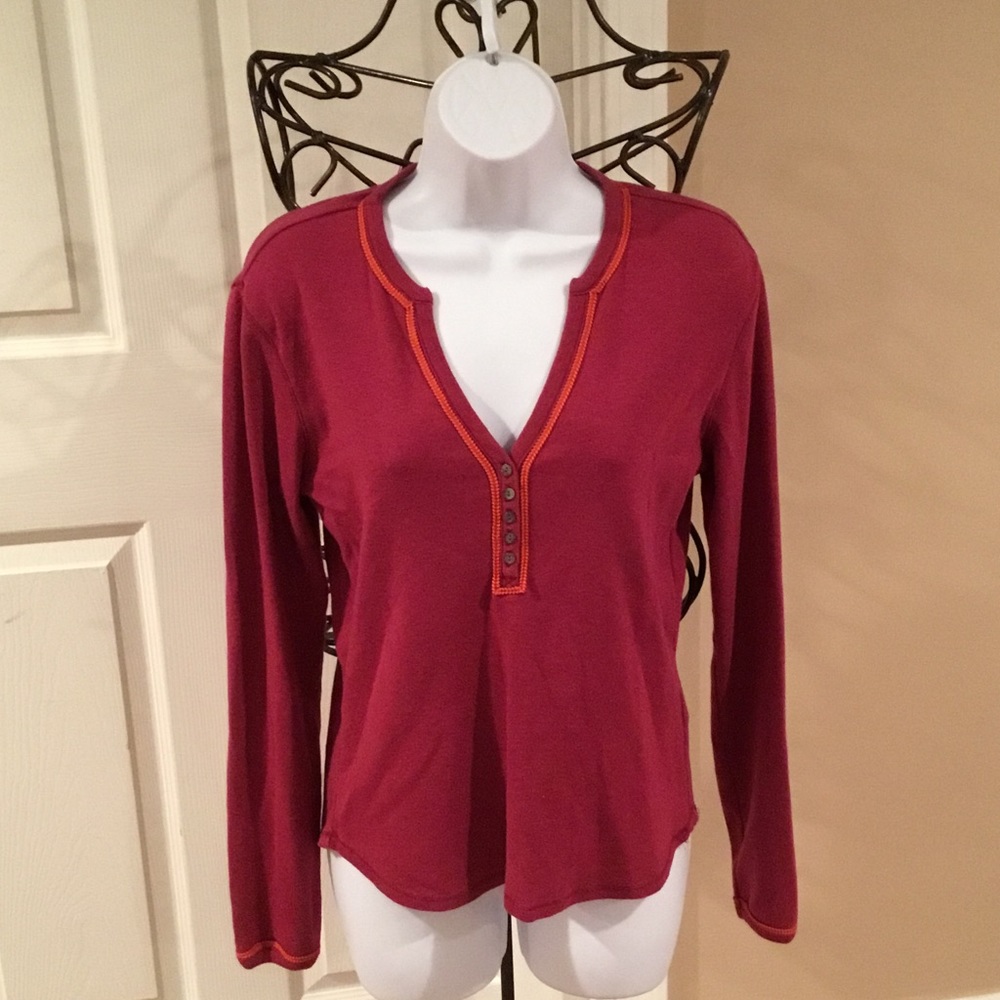 V-NECK LONG-SLEEVE TEE