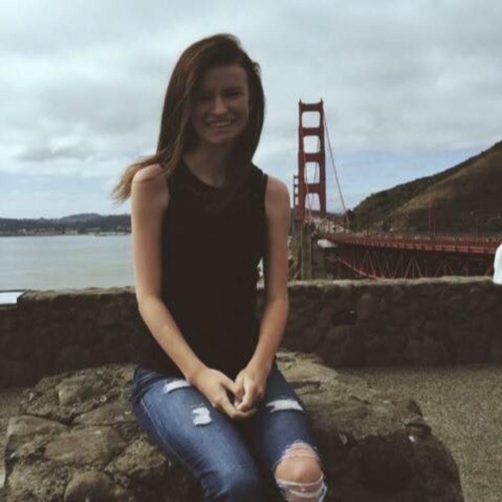 Meet your Posher, Luci