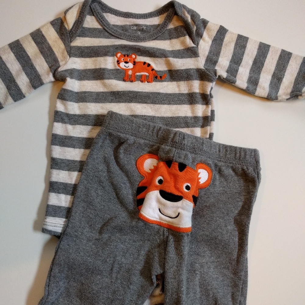 Carter's little tiger outfit