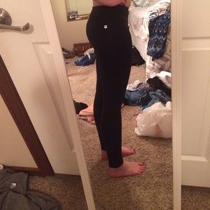 Black Fabletics leggings