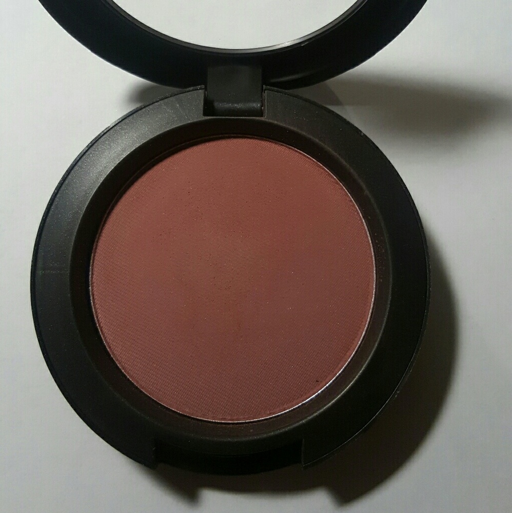 MAC COSMETICS NOTABLE SATIN BLUSH