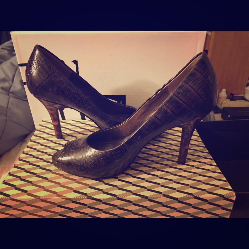 Victor Alfaro pumps