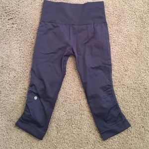 Lululemon special edition in the flow crops