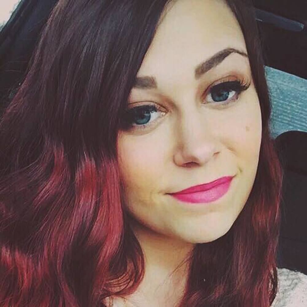 Meet your Posher, Courtney