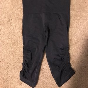 Lululemon yoga capris leggings