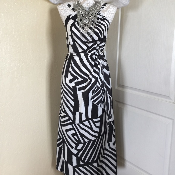 Black & White Striped Sleeveless Summer Dress - Picture 3 of 8