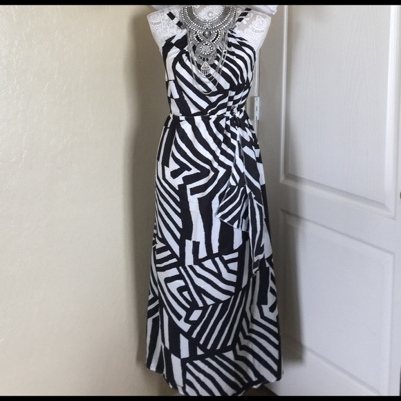 Black & White Striped Sleeveless Summer Dress - Picture 5 of 8