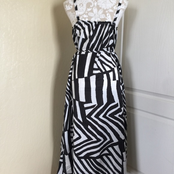 Black & White Striped Sleeveless Summer Dress - Picture 6 of 8