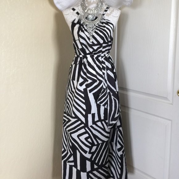 Black & White Striped Sleeveless Summer Dress - Picture 7 of 8