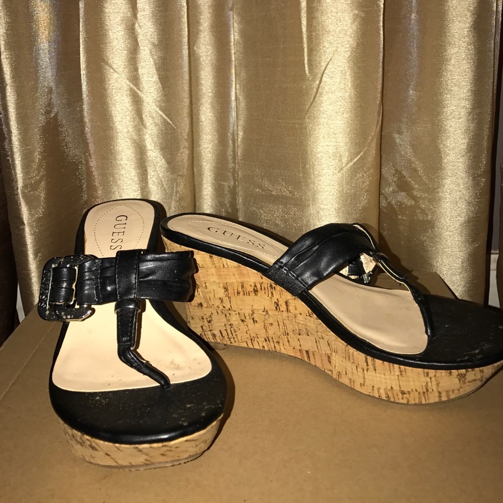 Never worn guess wedges.!!
