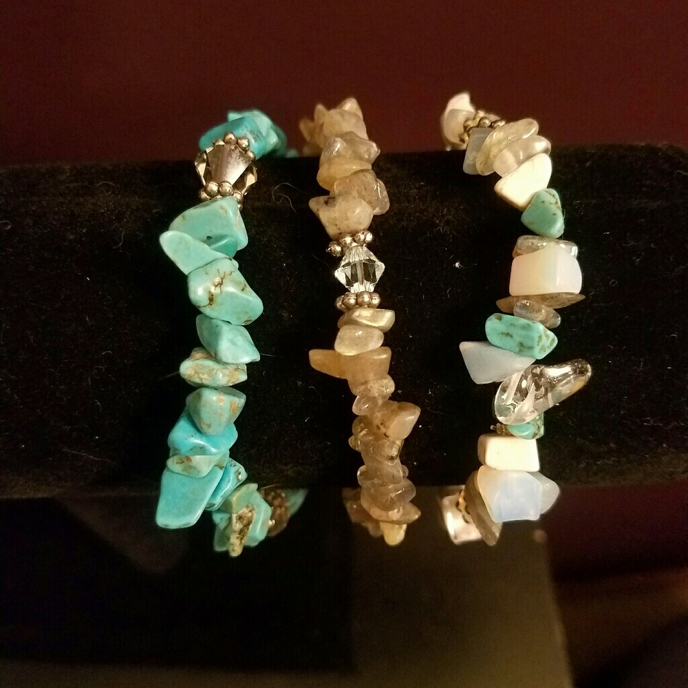 Set of 3 stone stretch bracelets turquiose
