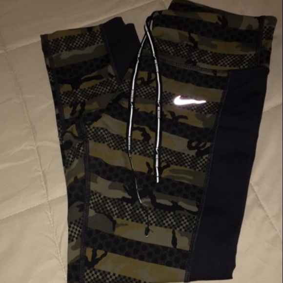 Nike Pants - Women's Nike Camo Capris