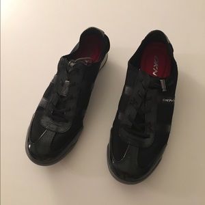 Tennis shoes- never worn