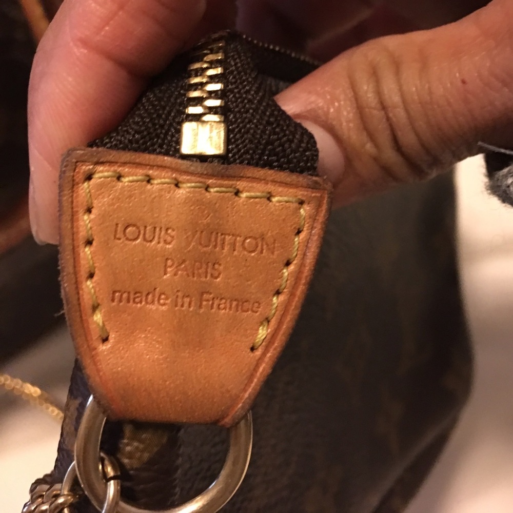 💯% authentic Louis Vuitton mini porchette - Picture 3 of 7