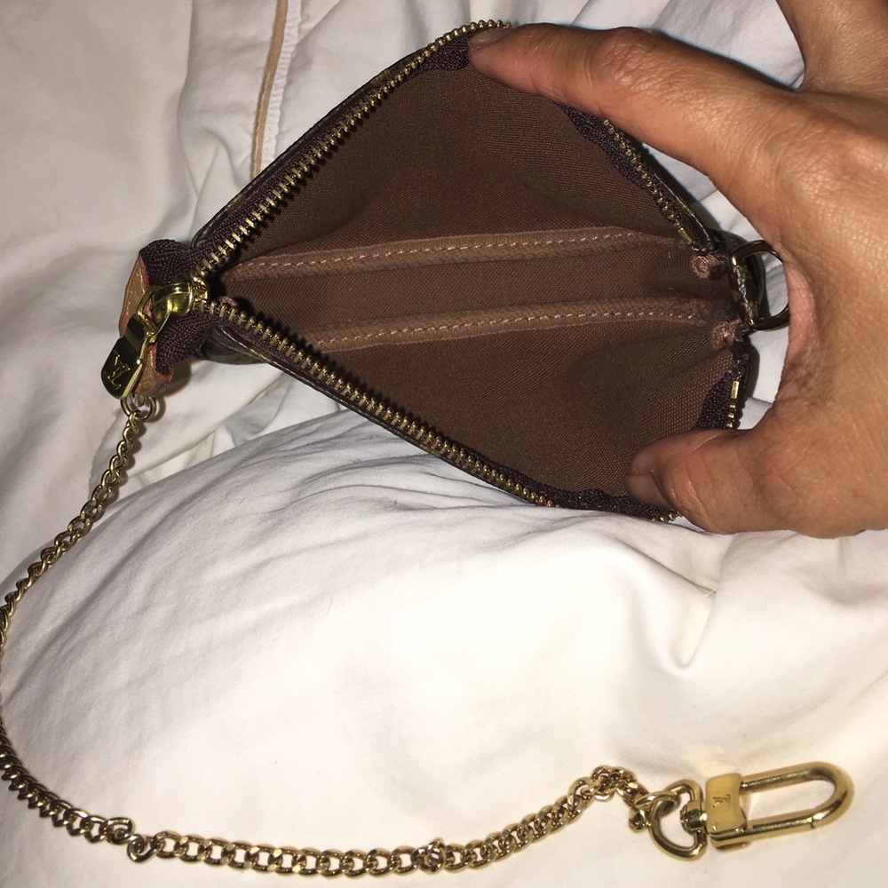 💯% authentic Louis Vuitton mini porchette - Picture 4 of 7