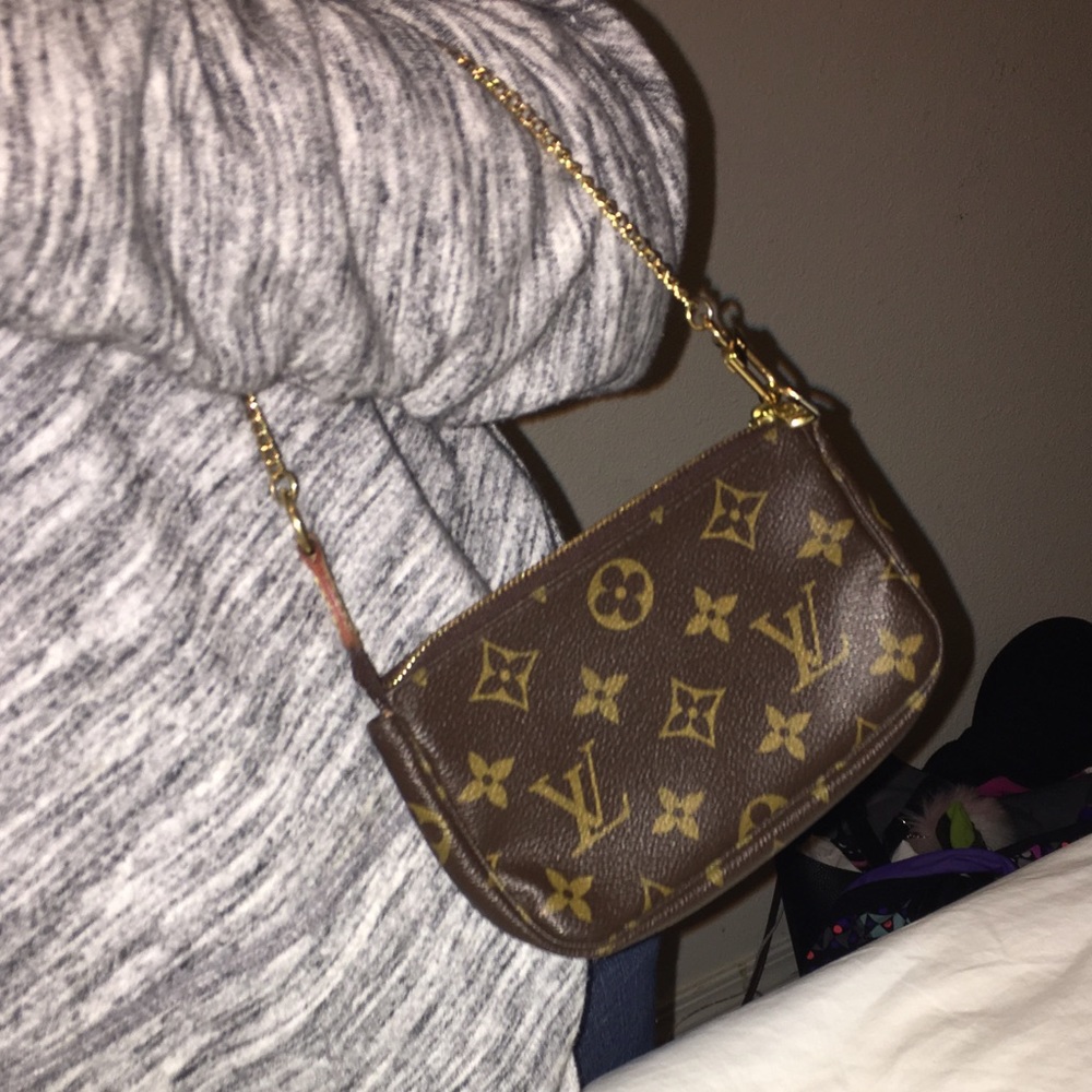 💯% authentic Louis Vuitton mini porchette - Picture 5 of 7