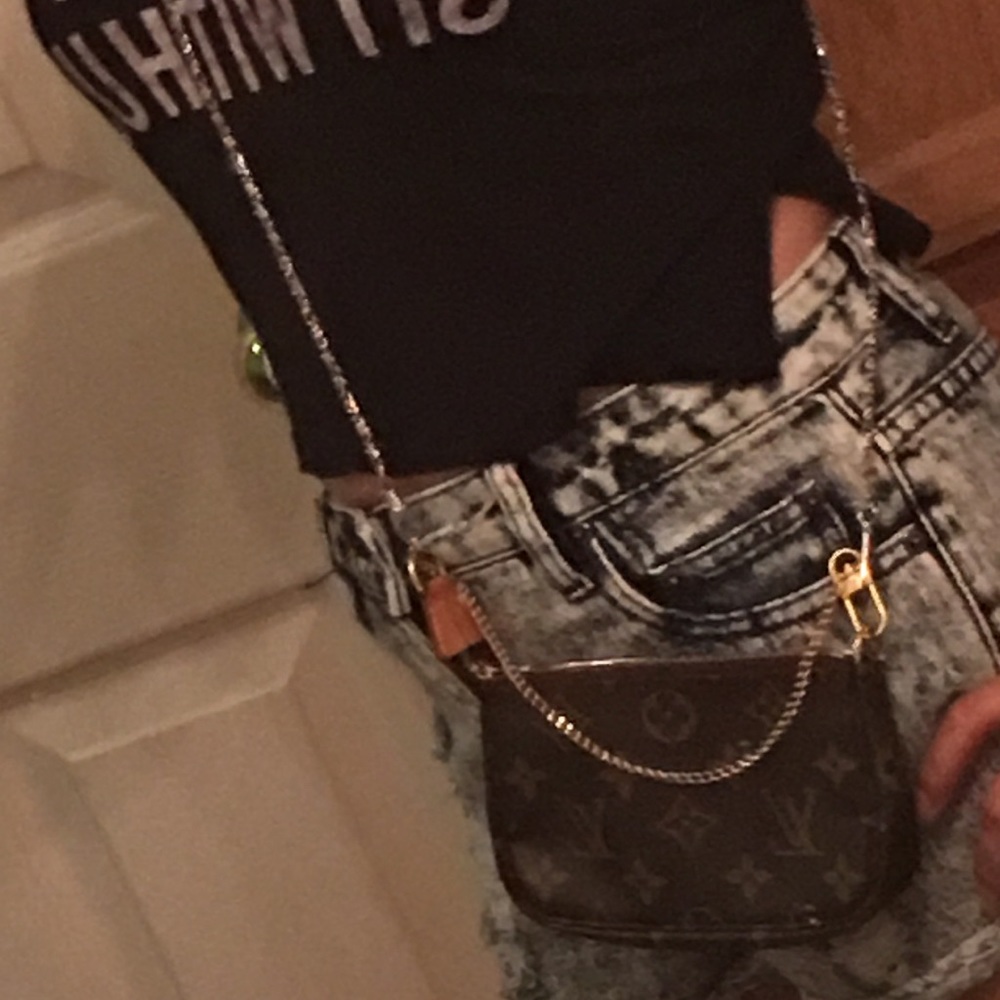 💯% authentic Louis Vuitton mini porchette - Picture 7 of 7