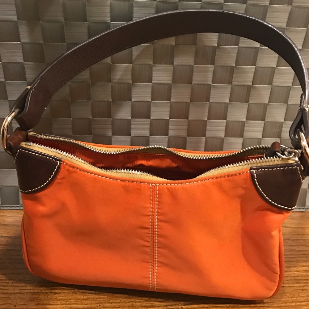 Dooney & Bourke little purse