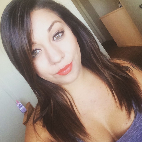 Meet your Posher, Amanda - Picture 1 of 1