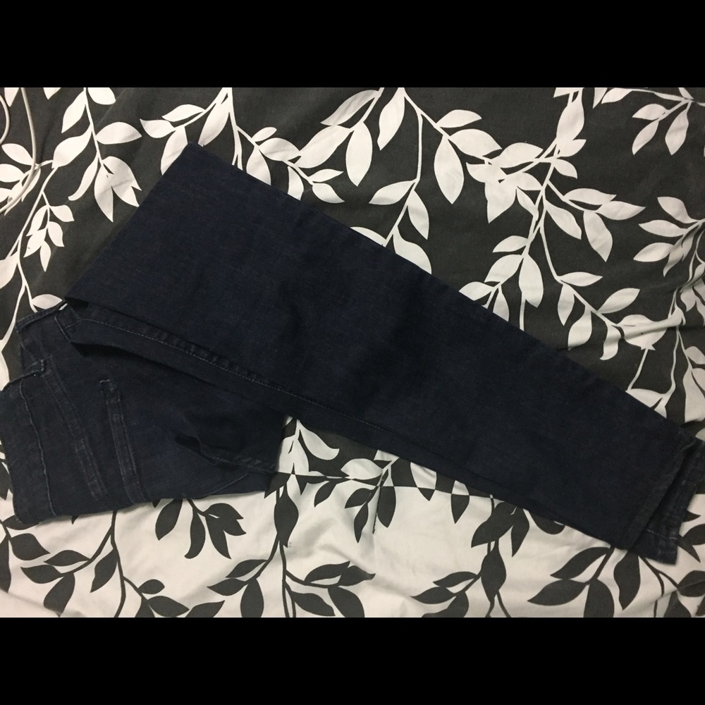 Old Navy Built in Sculpt Jeans