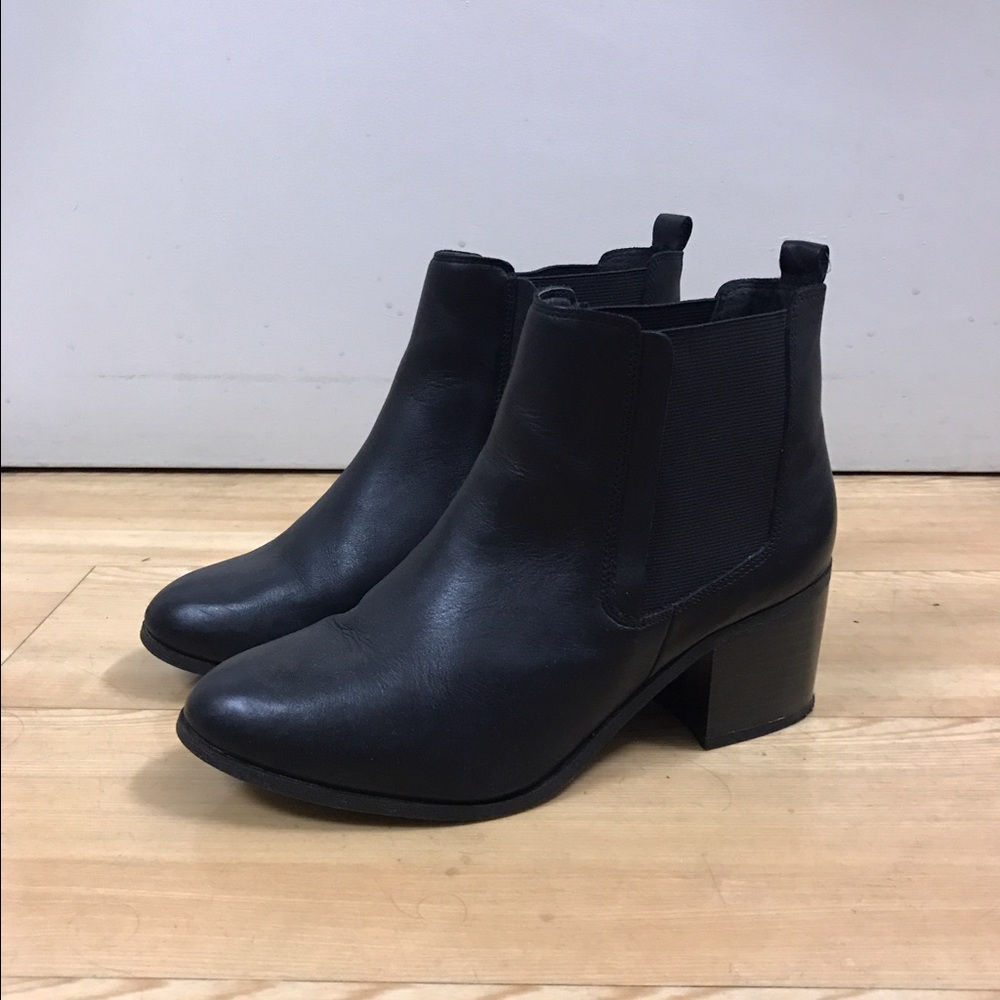 Black Chelsea Boots