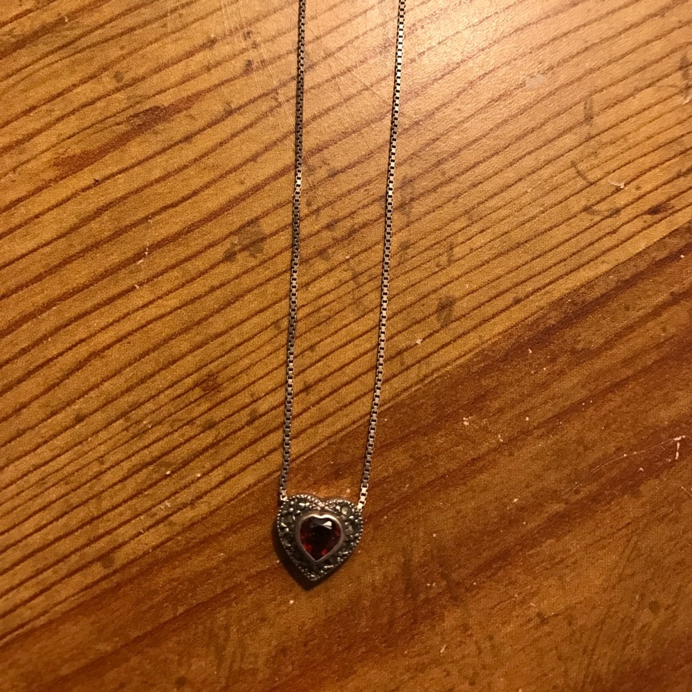 SS Heart garnet/marcasite necklace
