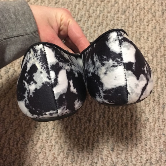 Like New Charles Philip Flats - Picture 3 of 5