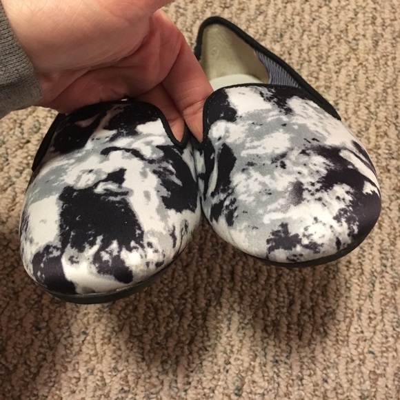 Like New Charles Philip Flats - Picture 4 of 5