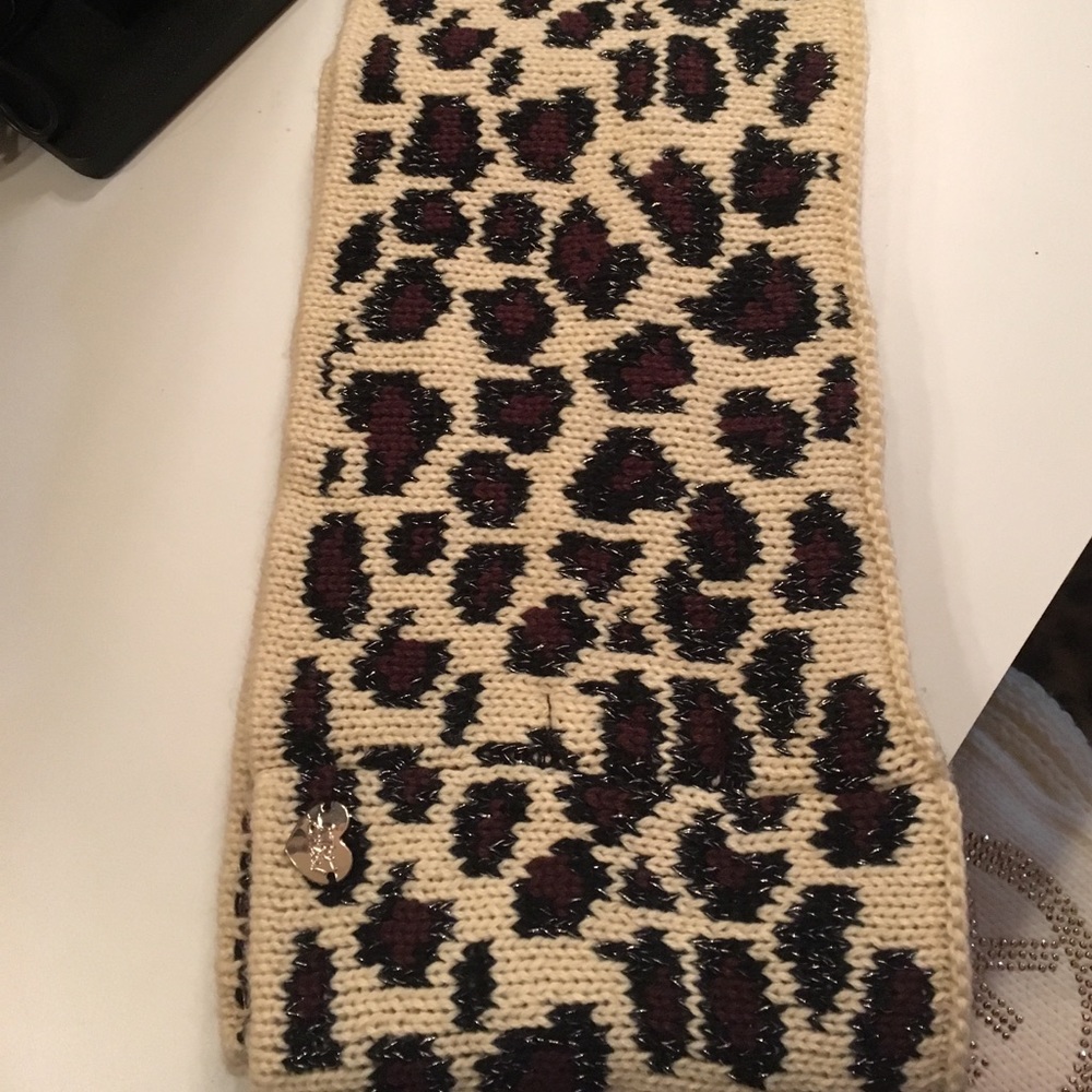 Leopard cable knit infinity Betsey Johnson scarf