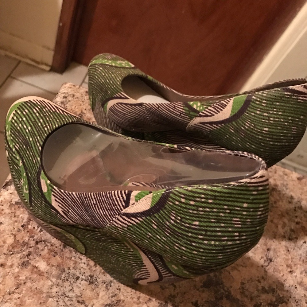 Green & Taupe Wedge Heel, Size 8
