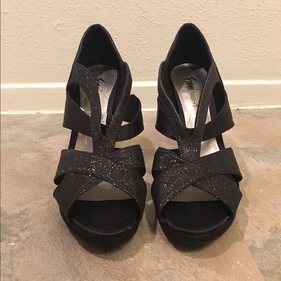 Fioni Night- black/shimmer strappy heels | 6.5 W - Picture 1 of 5