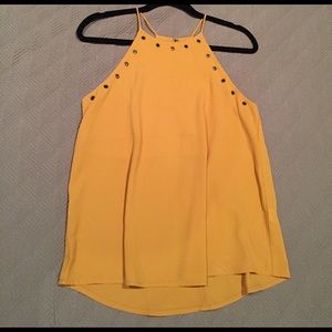 Mustard top w/ detailing