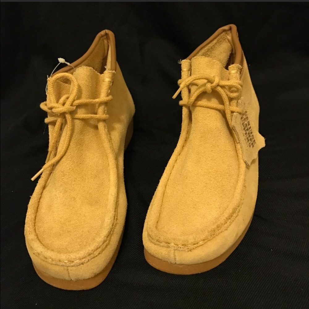 Men's vintage Suburban desert boots. Wallabees