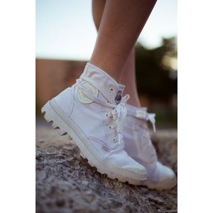 Palladium Pampa Hi-Lite white canvas sneakers