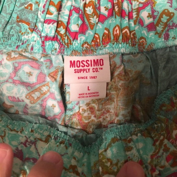 Shorts - Picture 2 of 3